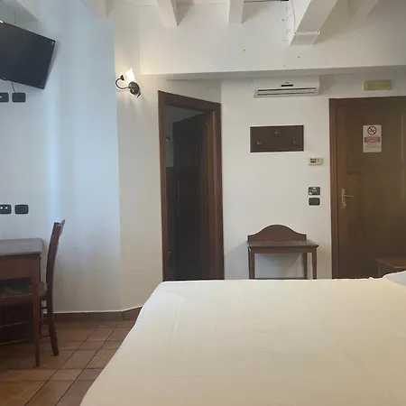 Hotel Capomulini 3 Stelle Acireale Exterior photo