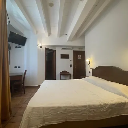 Hotel Capomulini 3 Stelle Acireale Exterior photo
