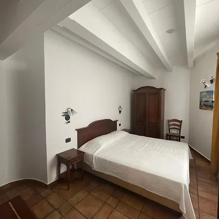 Hotel Capomulini 3 Stelle Acireale Exterior photo