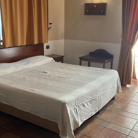Hotel Capomulini 3 Stelle Acireale Exterior photo