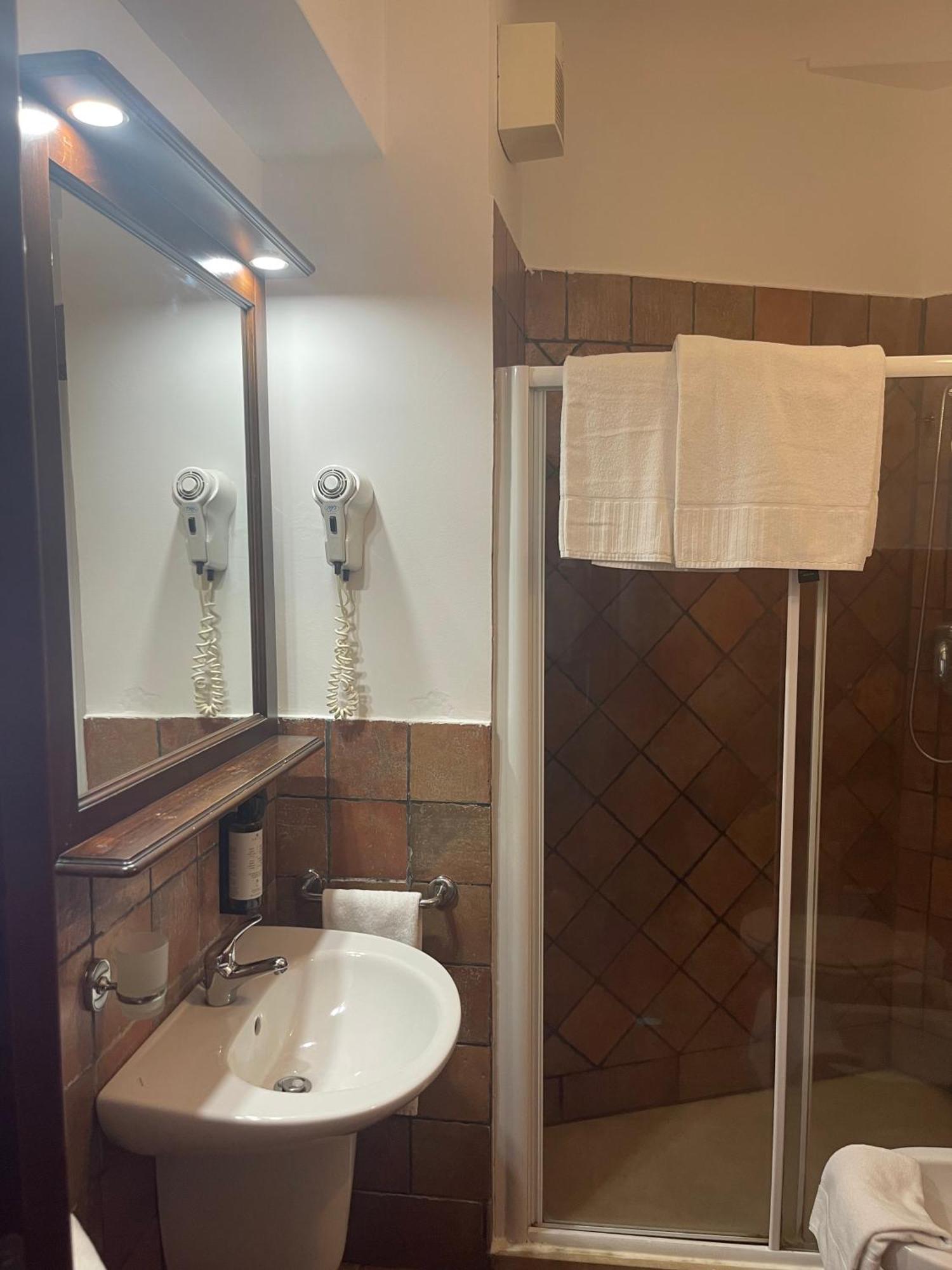 Hotel Capomulini 3 Stelle 3*