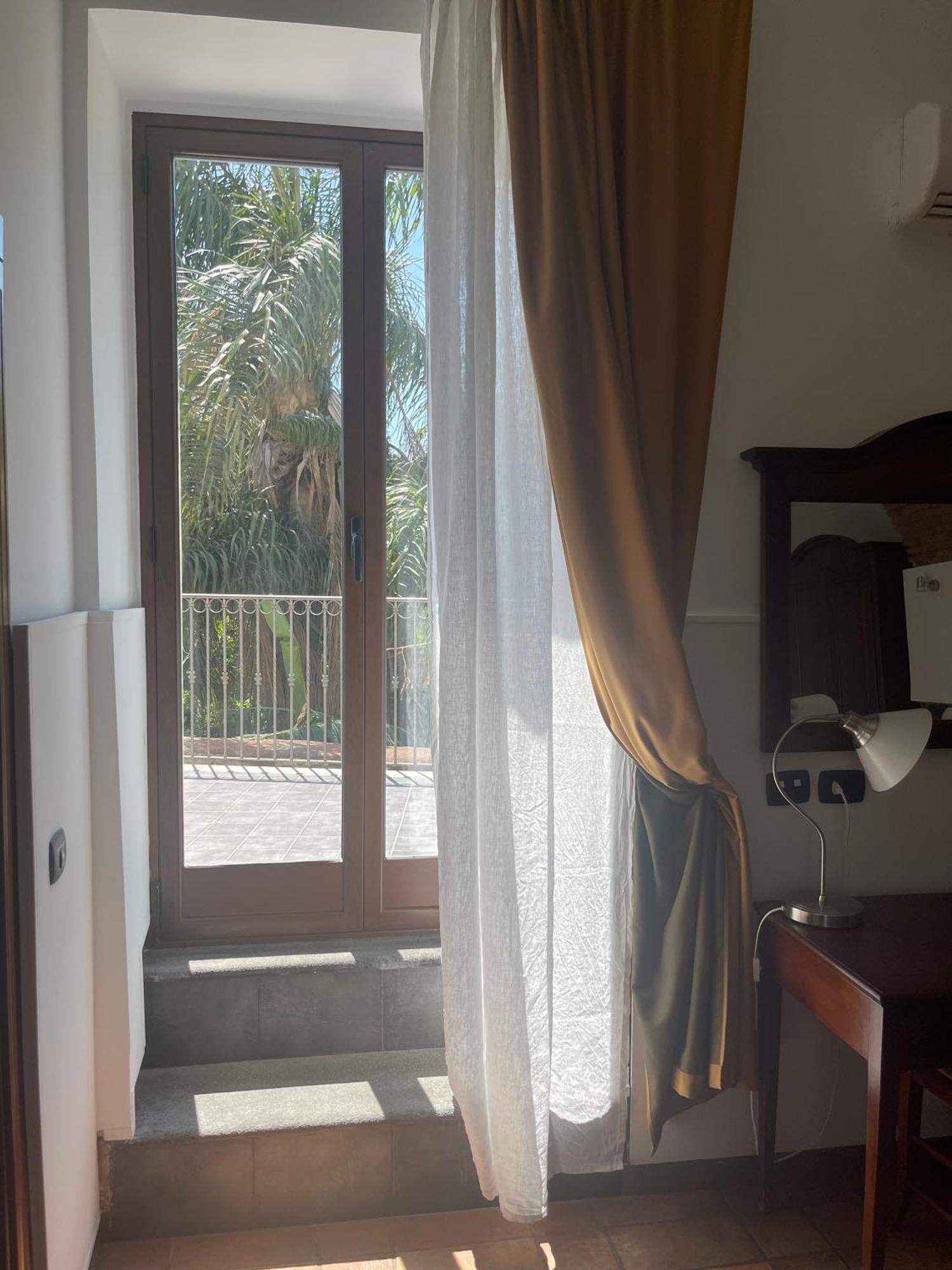 Hotel Capomulini 3 Stelle 3*